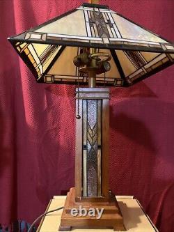 Tiffany Style Glass And Wood Table Lamp