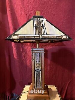 Tiffany Style Glass And Wood Table Lamp