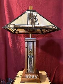 Tiffany Style Glass And Wood Table Lamp