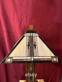 Tiffany Style Glass And Wood Table Lamp