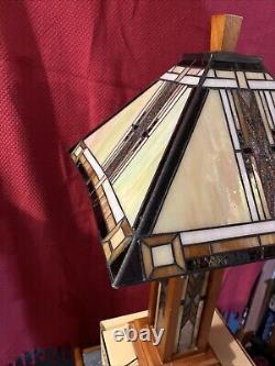 Tiffany Style Glass And Wood Table Lamp