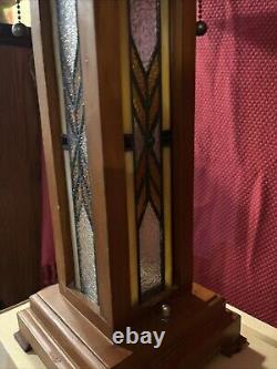 Tiffany Style Glass And Wood Table Lamp