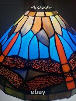 Tiffany Style Stained Glass Dragonfly Table Lamp