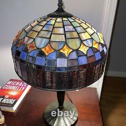 Tiffany Style Stained Glass Gothic Table Lamp, Heavy, 2 Light Bulbs, Pull Chain