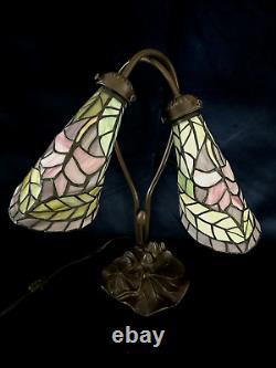 Tiffany Style Stained Glass Lamp 15.5 tall 13 wide VINTAGE