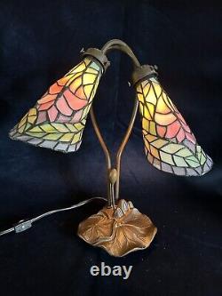 Tiffany Style Stained Glass Lamp 15.5 tall 13 wide VINTAGE