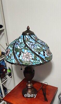 Tiffany-Style Stained Glass Lamp Floral Vine Mosaic Bronze Base Vintage