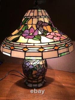 Tiffany Style Stained Glass Table Lamp