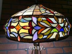 Tiffany Style Stained Glass Table Lamp