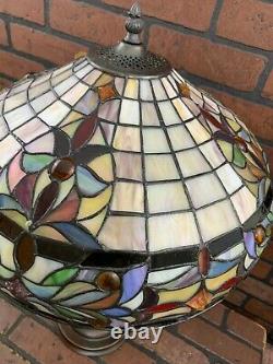 Tiffany Style Stained Glass Table Lamp