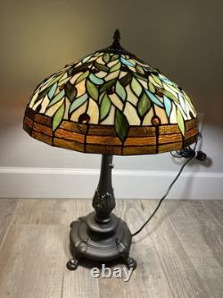 Tiffany Style Stained Glass table lamp with metal base 26 perfect condition