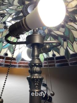 Tiffany Style Stained Glass table lamp with metal base 26 perfect condition