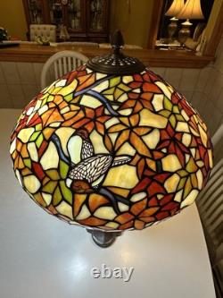 Tiffany Style Table Desk Lamp 21 Tall Stained Glass 16 Shade, Red, Birds