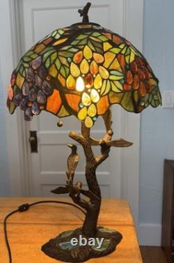 Tiffany Style Table Lamp Stained Glass Grapes Leaves Design Iron Base With2 Birds