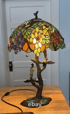 Tiffany Style Table Lamp Stained Glass Grapes Leaves Design Iron Base With2 Birds