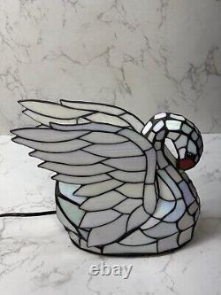 Tiffany Style White Swan Stained Glass Table Lamp