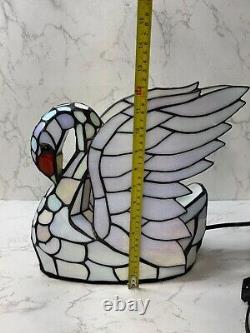 Tiffany Style White Swan Stained Glass Table Lamp