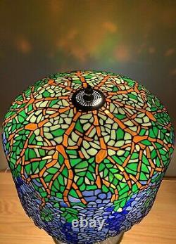 Tiffany Style Wisteria Stained Glass Shade On Dale Tiffany Tree Trunk Table Lamp