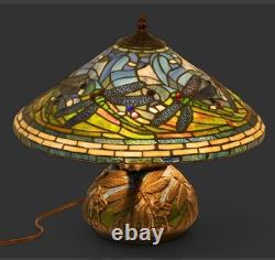 Tiffany stained glass lamp