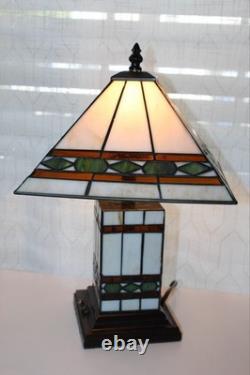 Tiffany stained glass style lamp