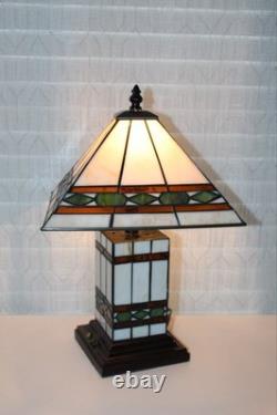 Tiffany stained glass style lamp