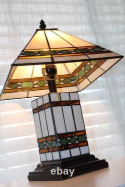 Tiffany stained glass style lamp