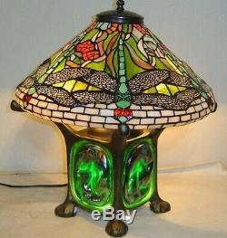 Tiffany-style Green Dragonfly Table Lamp with 16 Shade