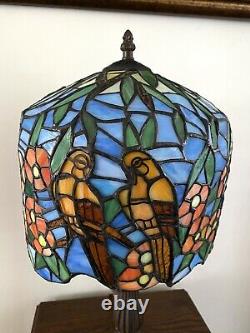Tiffany-style Love Birds Table Lamp Stained Glass Art -New