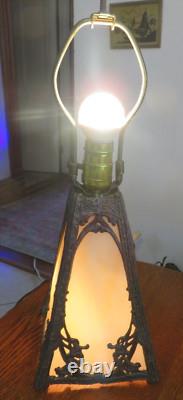 Vintage Art Nouveau Victorian 6 Panel Slag Stained Glass Table Lamp lighted base