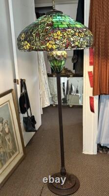 Vintage Exceptional Large Stained Glass Floor Lamp Excellent Pick Up