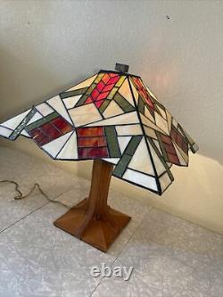 Vintage Mission Stle Wood Base Stained Leaded Glass Table Lamp