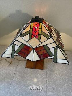 Vintage Mission Stle Wood Base Stained Leaded Glass Table Lamp