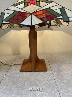 Vintage Mission Stle Wood Base Stained Leaded Glass Table Lamp