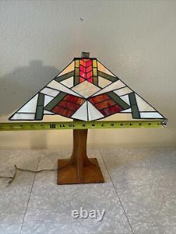 Vintage Mission Stle Wood Base Stained Leaded Glass Table Lamp