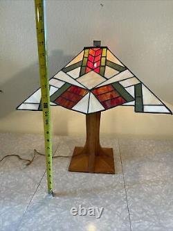 Vintage Mission Stle Wood Base Stained Leaded Glass Table Lamp