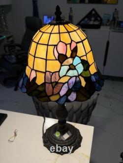 Vintage Pink Purple Tiffany Style Stained Glass Table Desk Lamp 20 Inches tall