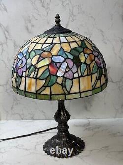 Vintage Tiffany Style Leaded Stained Glass Table Lamp 18In Tall