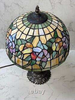 Vintage Tiffany Style Leaded Stained Glass Table Lamp 18In Tall