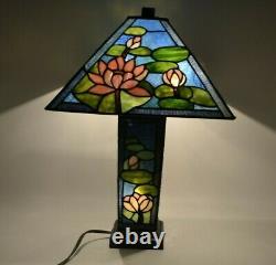 Vintage Tiffany Style Stained Glass Lamp Table Desk Lighted Base 19.5 Lily Pads