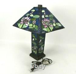 Vintage Tiffany Style Stained Glass Lamp Table Desk Lighted Base 19.5 Lily Pads