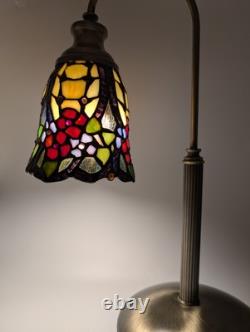 Vintage Tiffany Style Table Desk Bedside Lamp Hand Crafted Stained Glass Shade