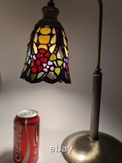 Vintage Tiffany Style Table Desk Bedside Lamp Hand Crafted Stained Glass Shade