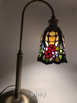 Vintage Tiffany Style Table Desk Bedside Lamp Hand Crafted Stained Glass Shade