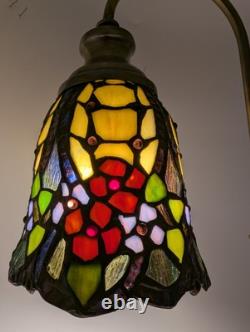 Vintage Tiffany Style Table Desk Bedside Lamp Hand Crafted Stained Glass Shade