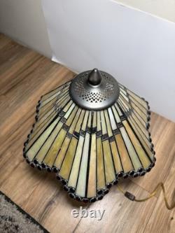 Vtg Dale Tiffany Stained Glass Table Desk Lamp Iridescent Slag Glass Signed